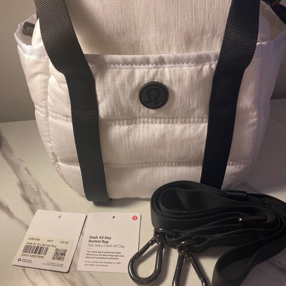 Lululemon Dash all day bucket bag